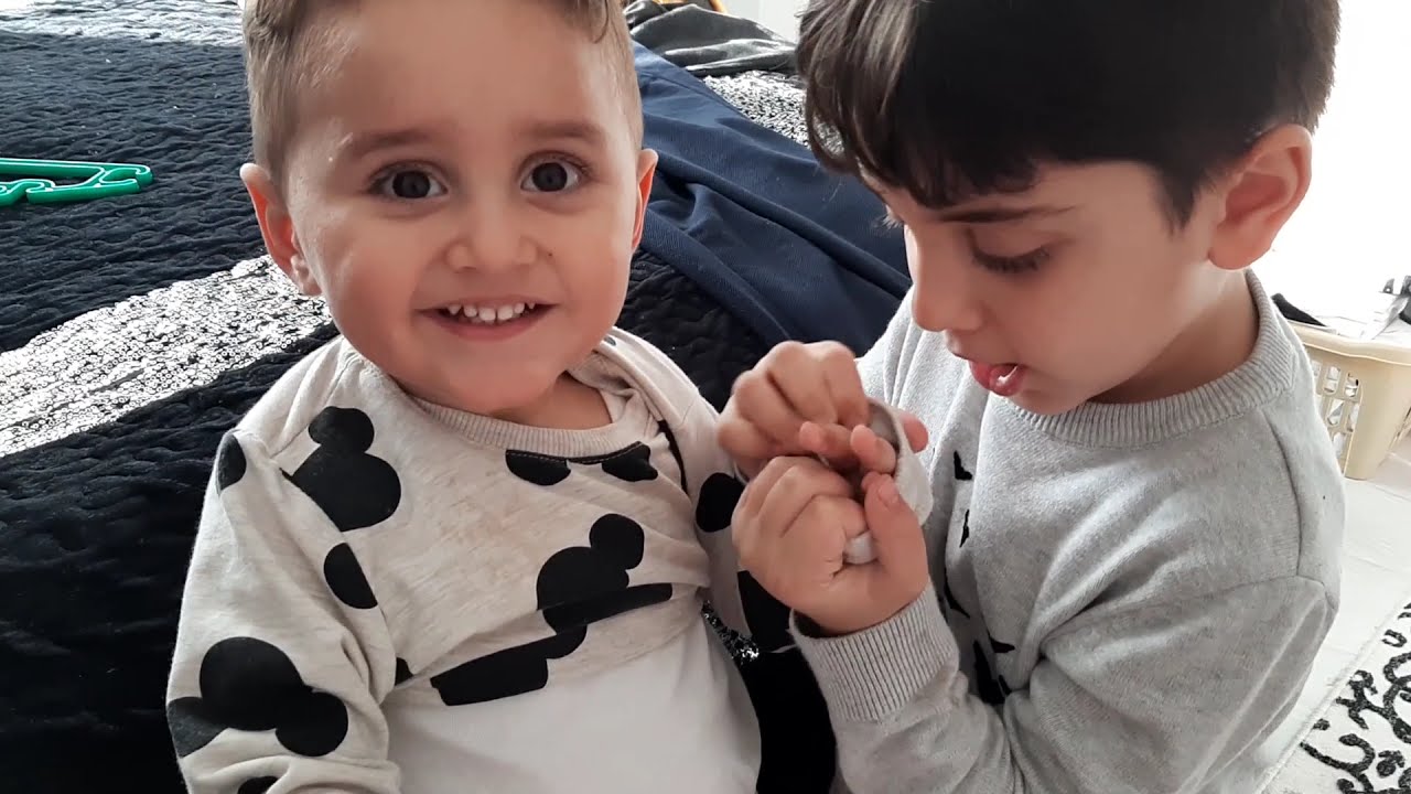 EFE İLE YUSUF EMİR HALKA OYUNU OYNAMAYI ÇOK SEVDİLER