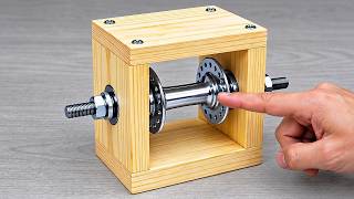 A Simple Gear-Driven Wooden Invention Most Carpenters Never Think Of