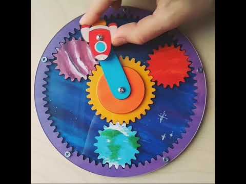 Механизм из шестеренок Космос