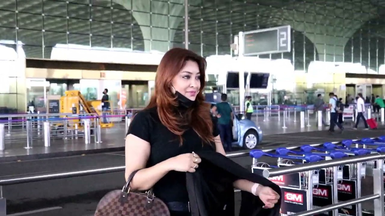 Payal Ghosh Hot look Spotted At Airport