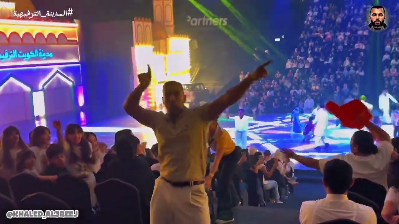 مسرحية المدينة الترفيهية عاشوا عاشوا 