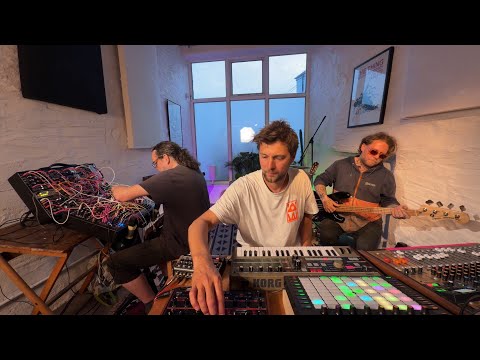 Deep House |  Live Improvised Synth Jam from West Wales 