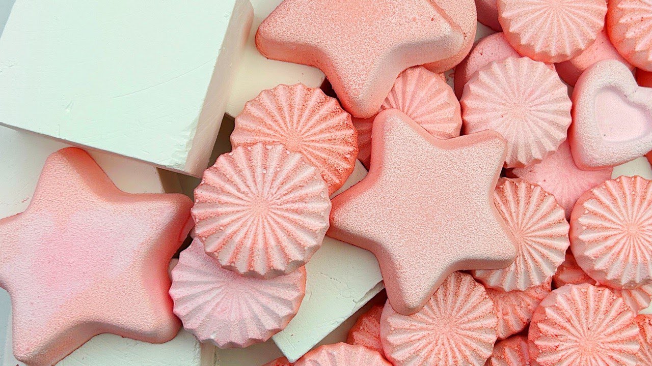 GYM CHALK★Dyed chalk★Crispy powder★Oddly satisfying video★ - YouTube