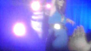 Hande Yener - Yalanin Batsin (12.06.2011 Club Lila - Bochum) Resimi