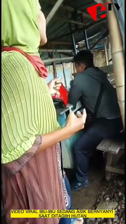 #viral #heboh Video Viral Ibu-ibu Asik Bernyanyi Saat Ditagih Hutang