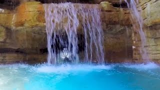 The Abyss : Water Slide - Atlantis (Paradise Island, Bahamas)