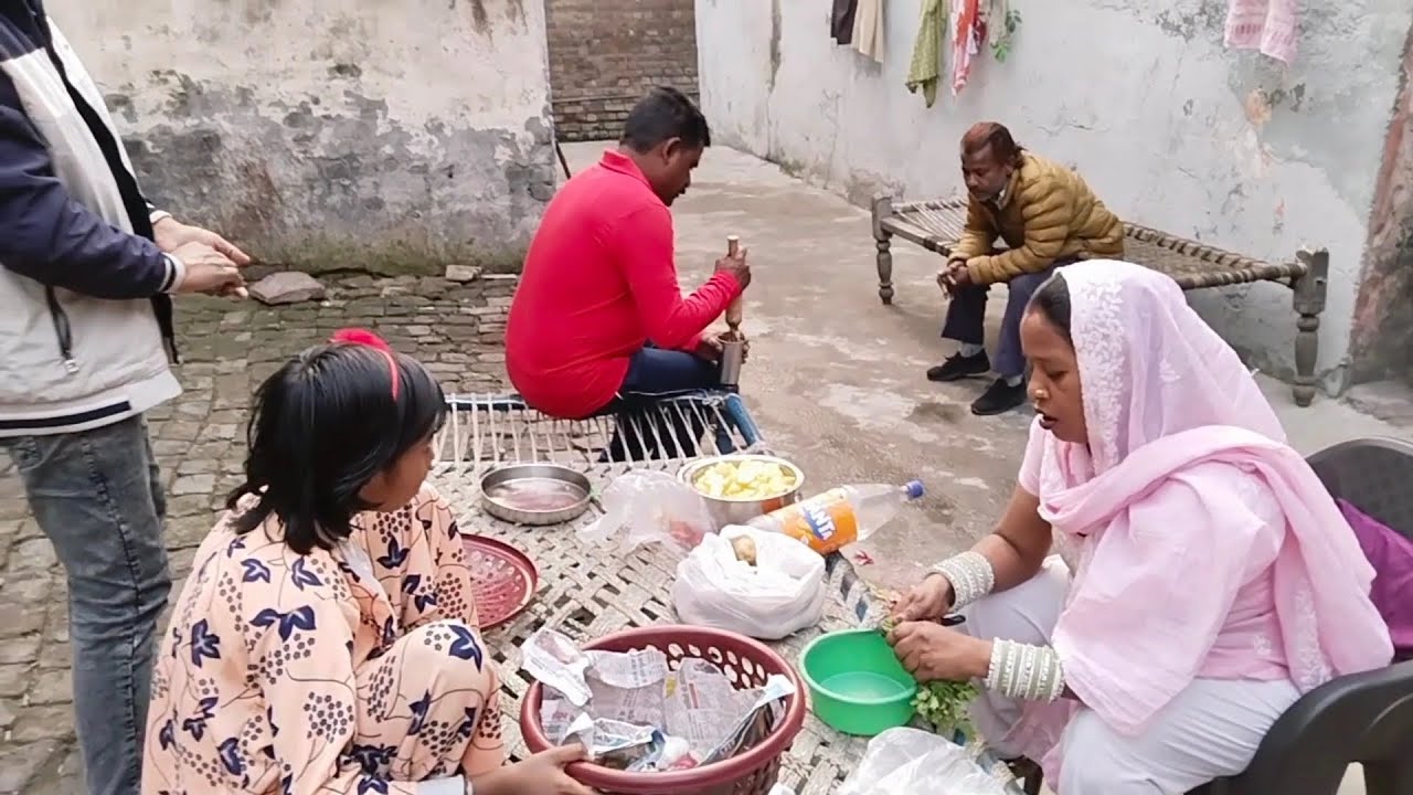 सब घर वाले मिलजुल कर रहे हैं सारा काम#@ChaviiOfficial #vlog 