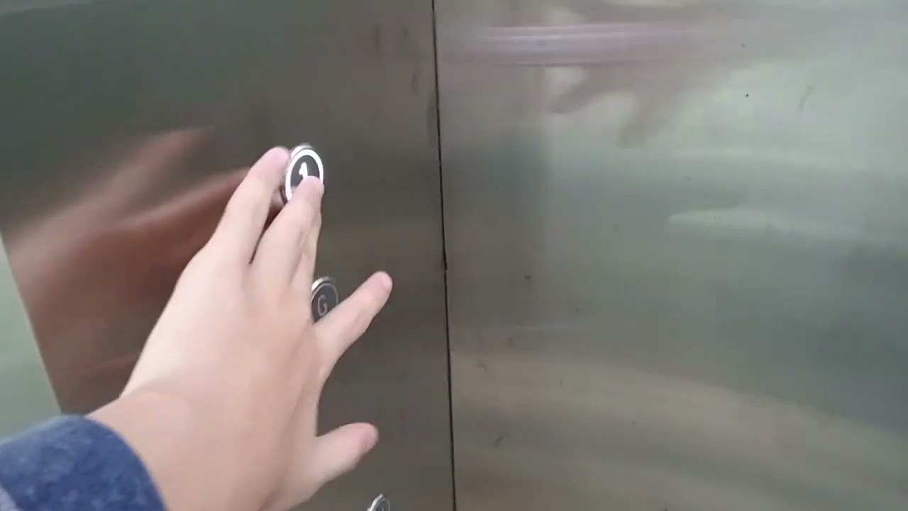 FUJIATLAS Traction elevator at SNL FOOD MARKET Batam center tanjung uma (Lift 3)