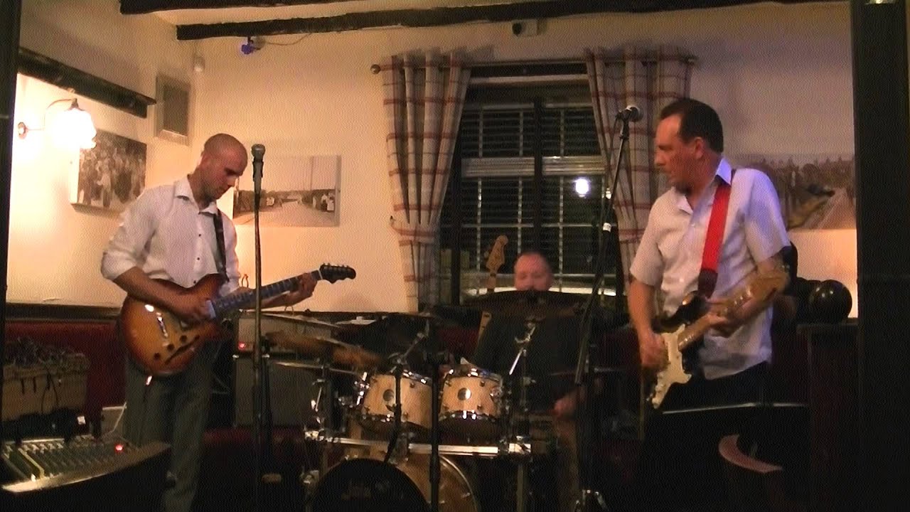 Leave You Baby -  Wayne Carrick Band -  Junction, Rainford