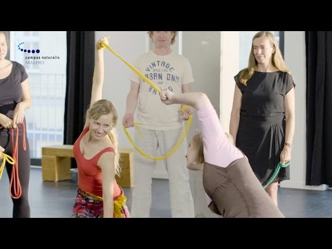 Video: Tanzbewegungstherapeut werden – wikiHow