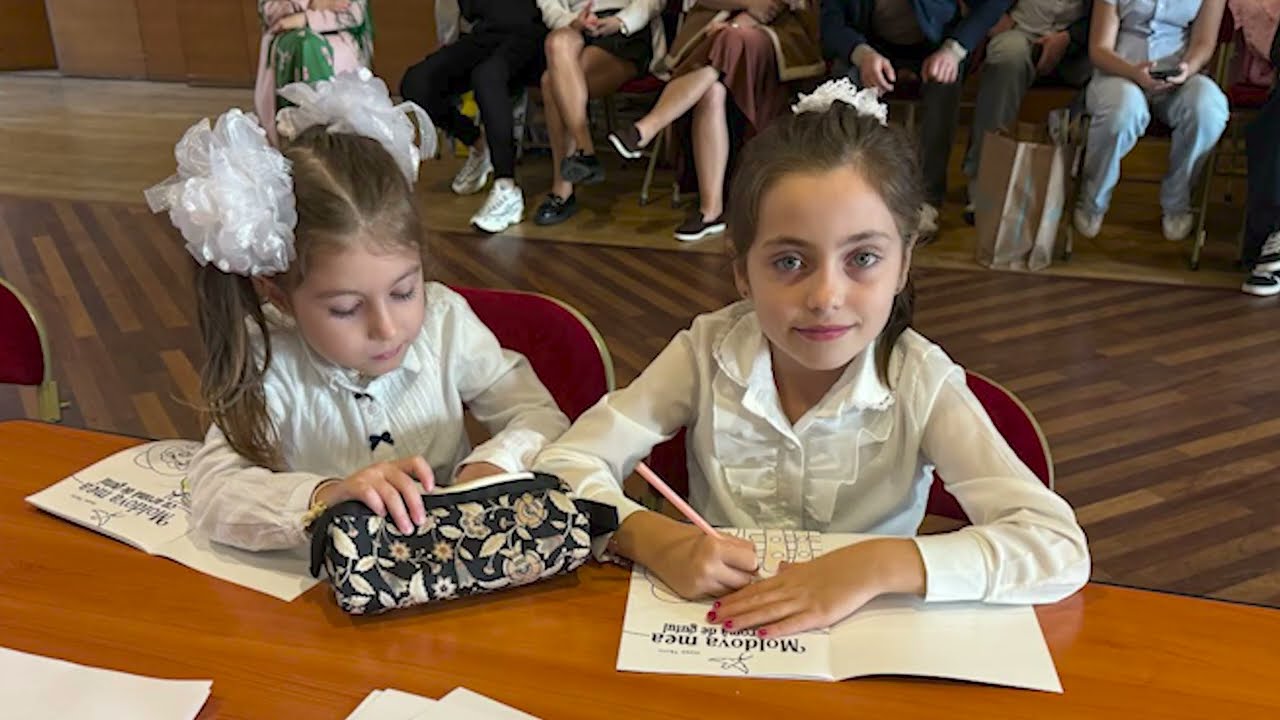 2025 - Franța – Festivalul Toamnei și lansarea clipului „Copilărie”.