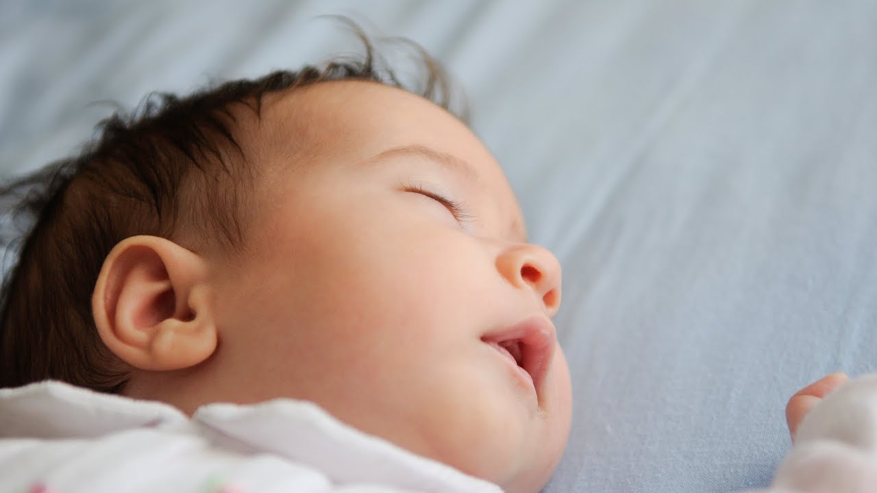 7 месяцев часто просыпается ночью. Которые дети не спят ночью. Baby girl Sleep.