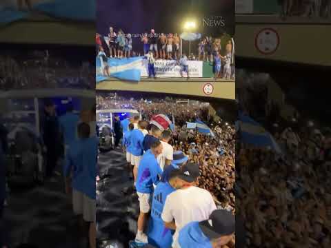 Sea of Argentina supports greet team after winning World Cup