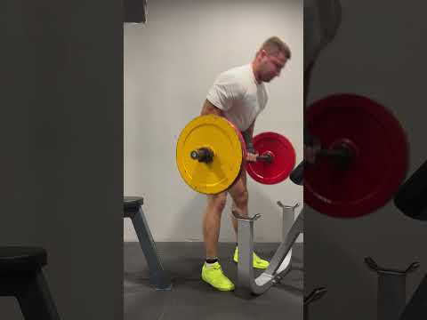 Cheat curl warmup 90kg x 2