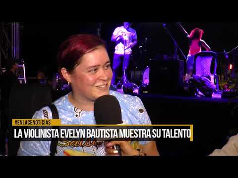 La violinista Evelyn Bautista muestra su talento