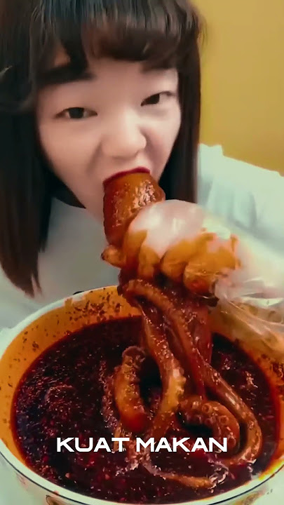 makan gurita besar dan pedas