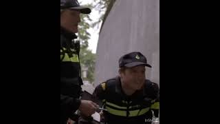 Komt Een Man Bij De Dokter Waar Woon Jij  funny humor