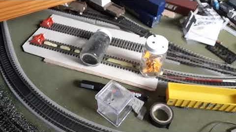 OO Gauge Model Railway under the bed - platforms, ballasting and more!