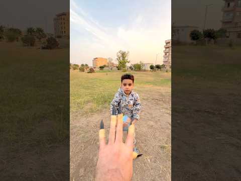 الكوره جت في وسط الشجر راح يجبها ايد الشبح المرعبه جريت وراه