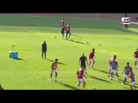 تحت أنظار ثوروب عمليات إحماء لاعبو الاهلى قبل مواجهة الاتحاد السكندري  تحت أنظار ثوروب عمليات إحماء لاعبو الاهلى قبل مواجهة الاتحاد السكندري