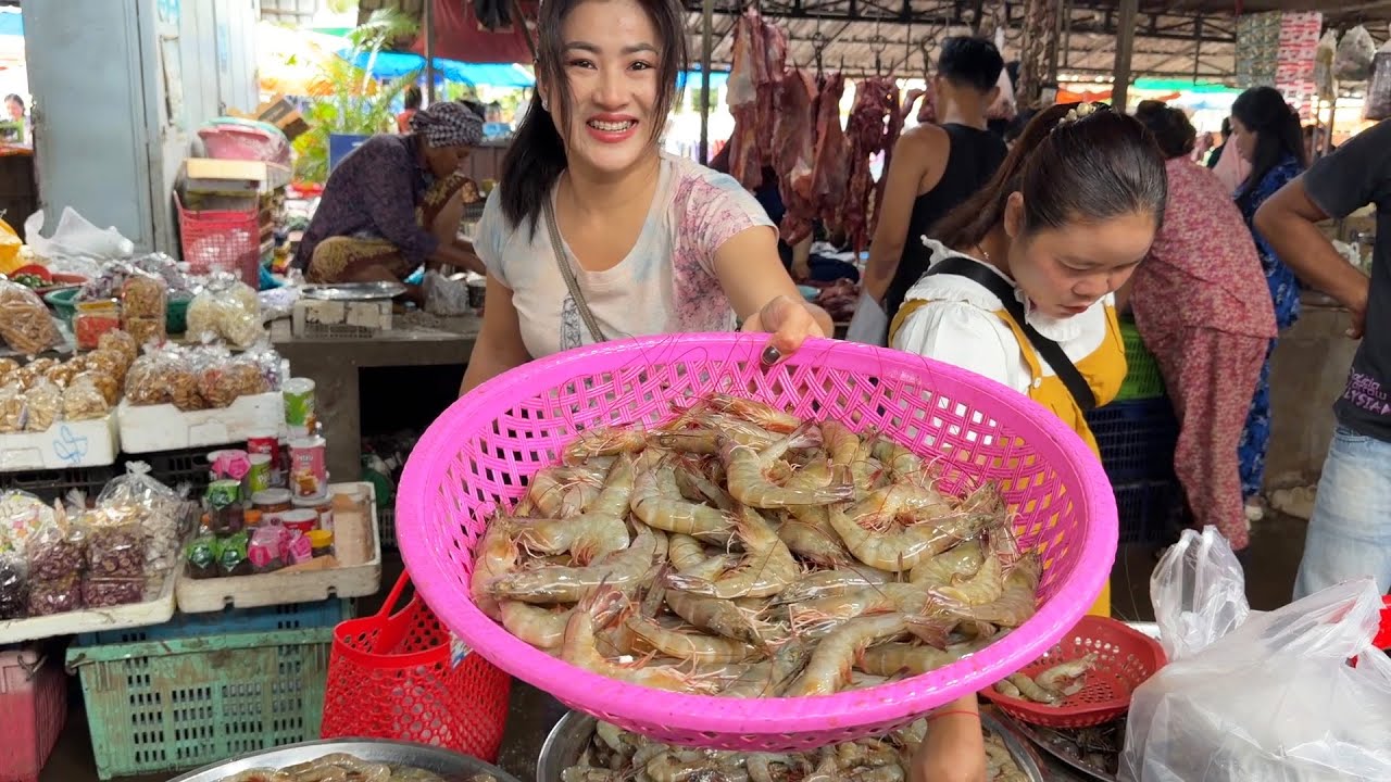 Wet market in the morning | Buy shrimp for cooking | My holiday food cooking