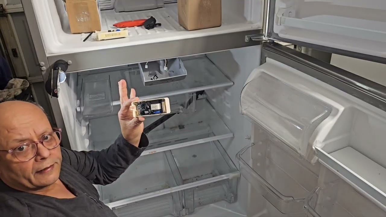كيفية أصلاح ثلاجه الكومبريسر لايعمل  / how to change control panel in a fridge