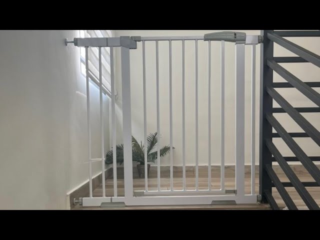 Metallic Baby Safety Gate for Staircase Baby Guard Gate 82cm