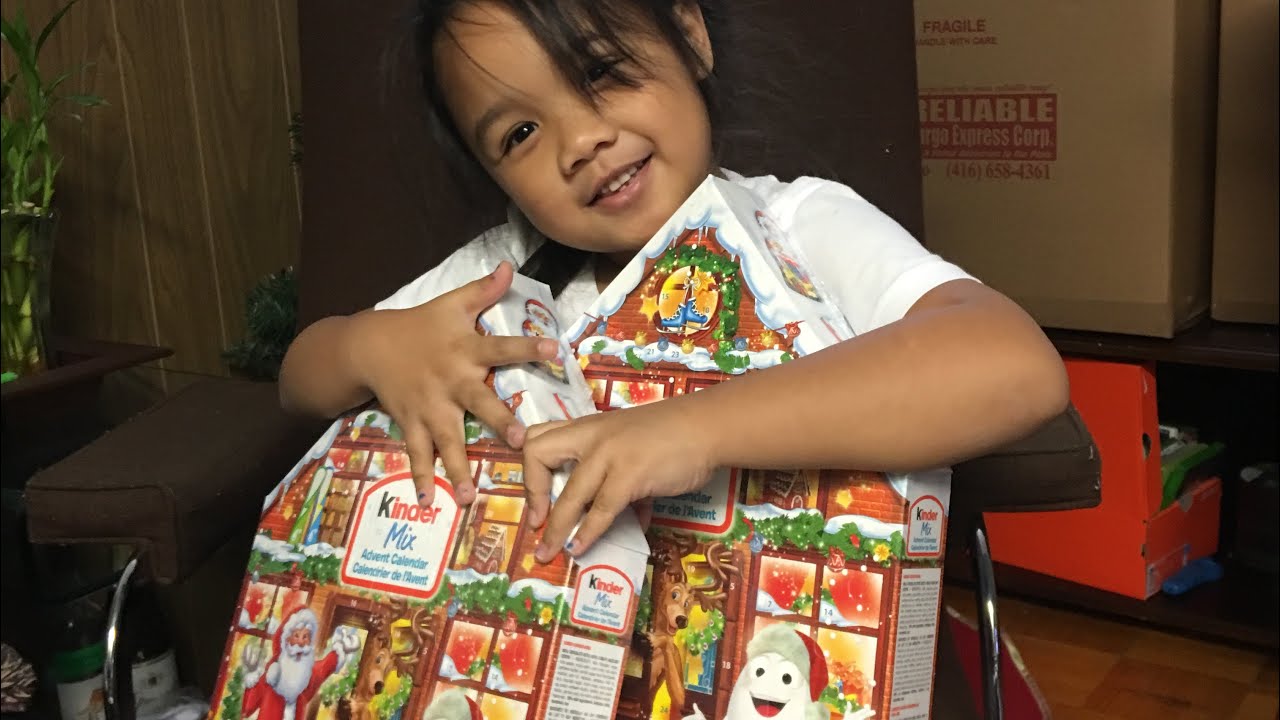 Unboxing Kinder Mix Advent Calendar