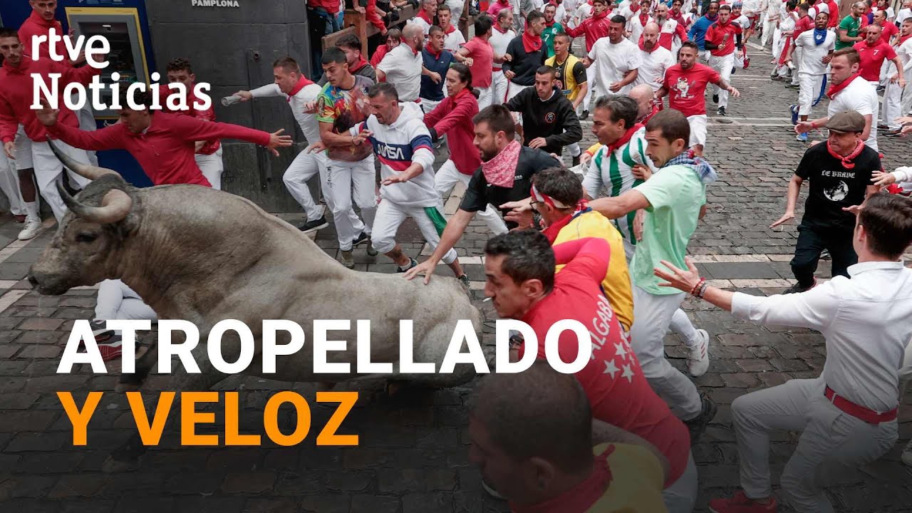 SAN FERMÍN 2024: SÉPTIMO ENCIERRO muy PELIGROSO por las CAÍDAS de los CORREDORES | RTVE