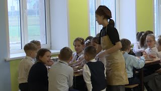 Депутат Совета г. Нурлат и родители проверили организацию питания в Нурлатской гимназии