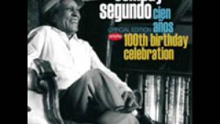 Compay Segundo y Omara Portuondo. La pluma