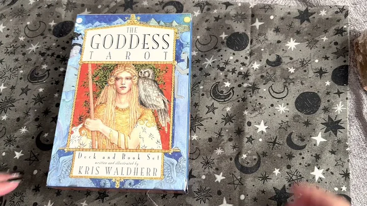 神々のタロットの魅力的なガイドブックとカードデッキ紹介