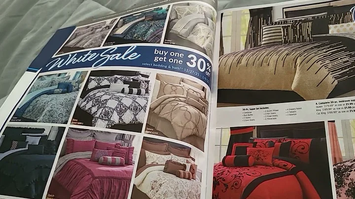 ASMR  Page turning and whispering💤💤💤💤