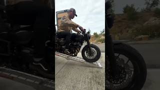 Reverse the car and leave the warehouse #bobber #TRIUMPH #MOTORCYCLE