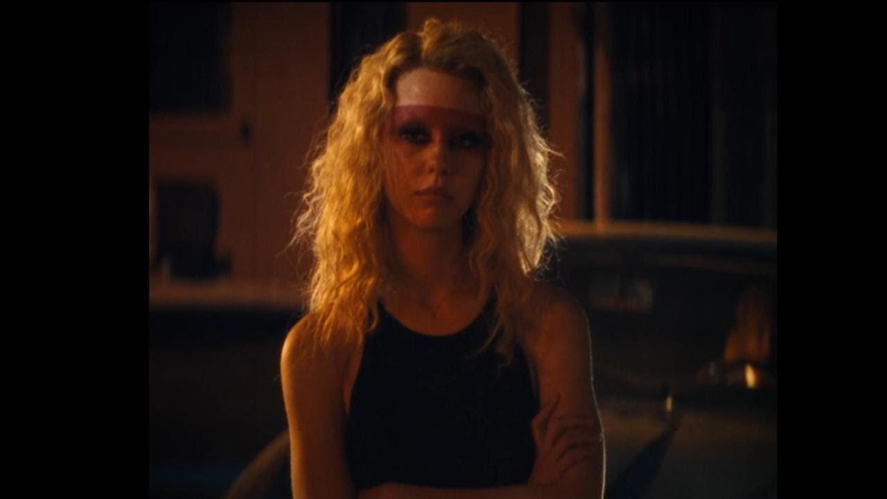 Kim Carnes - Bette Davis Eyes theme from Maxxxine with Lyrics