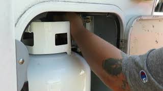 Installing a Mr.  Heater Enerco F273766 Propane Tank Pressure Regulator