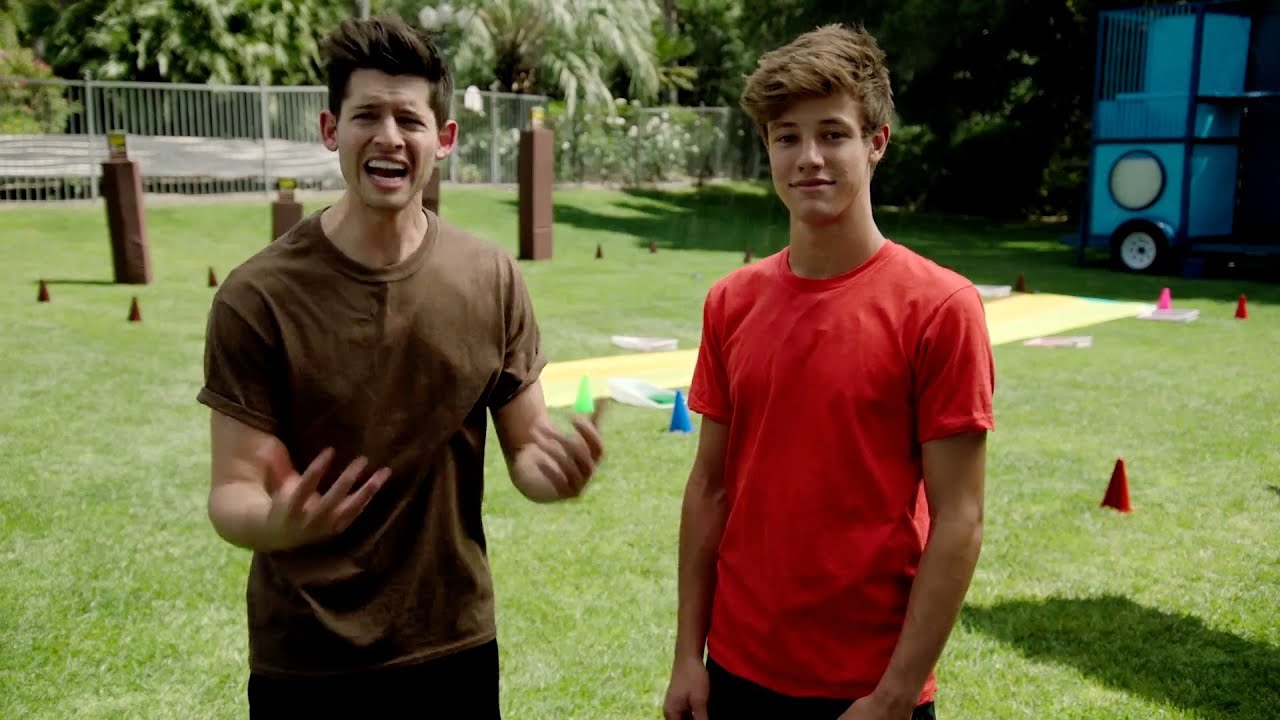 Ultimate Cereal Battle – Cameron Dallas and Hunter March
