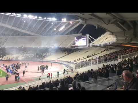 Rellen in stadion AEK