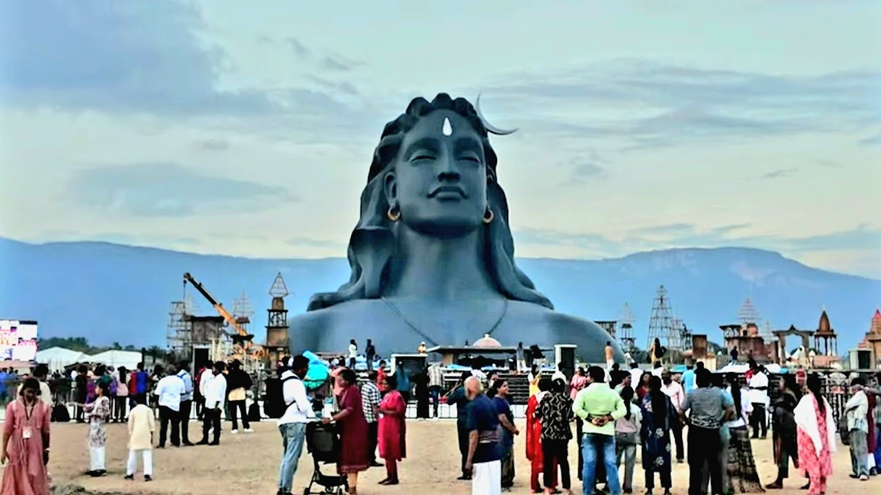 Isha foundation light show. When light, sound, and silence meet… magic happens at Adiyogi. ✨ #video 