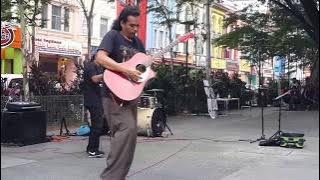 lara-Sentuhan buskers cover iklim