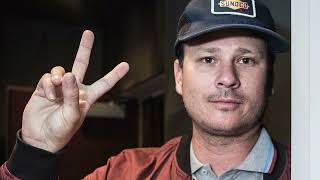 Download Lagu Blink 182's 'Apple Shampoo' EXPLAINED Song Meaning MP3