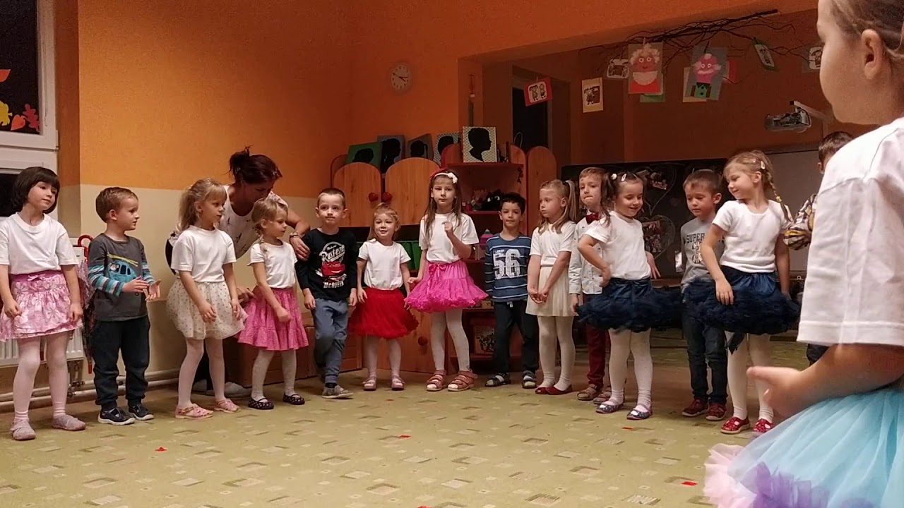 Eliška, škôlka, vystúpenie pre starých rodičov 20.11.2019, 5