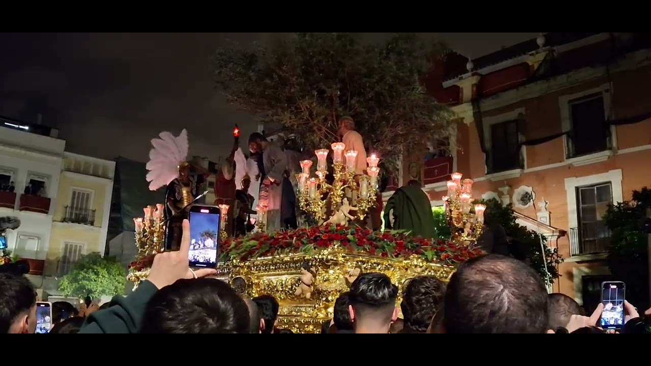 Hermandad de los Panaderos en el Salvador,al compás de Victoria 2025