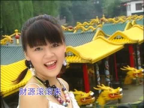 Sleduj [四千金] 新春佳节 -- 世外桃源 (Official MV) na YouTube