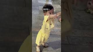 一家三口每天重复的傍晚日常#人类幼崽成长记 #记录你的点点滴滴 #日常遛娃系列 #陪孩子一起长大 #亲子关系