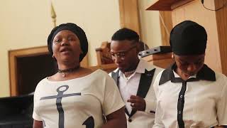 Upendo Choir Wisconsin Wakihimba kwenye Mkutano Wa Pentecost
