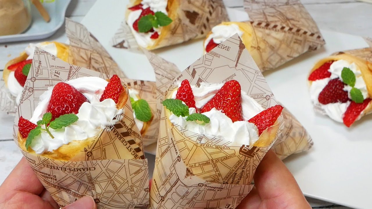 もちもち食感のいちごクレープ Strawberry crepe that can be easily