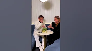 جاكي شان يقوم بتعليم المذيعة ريا أبي راشد فنون قتال الكونغ فو 