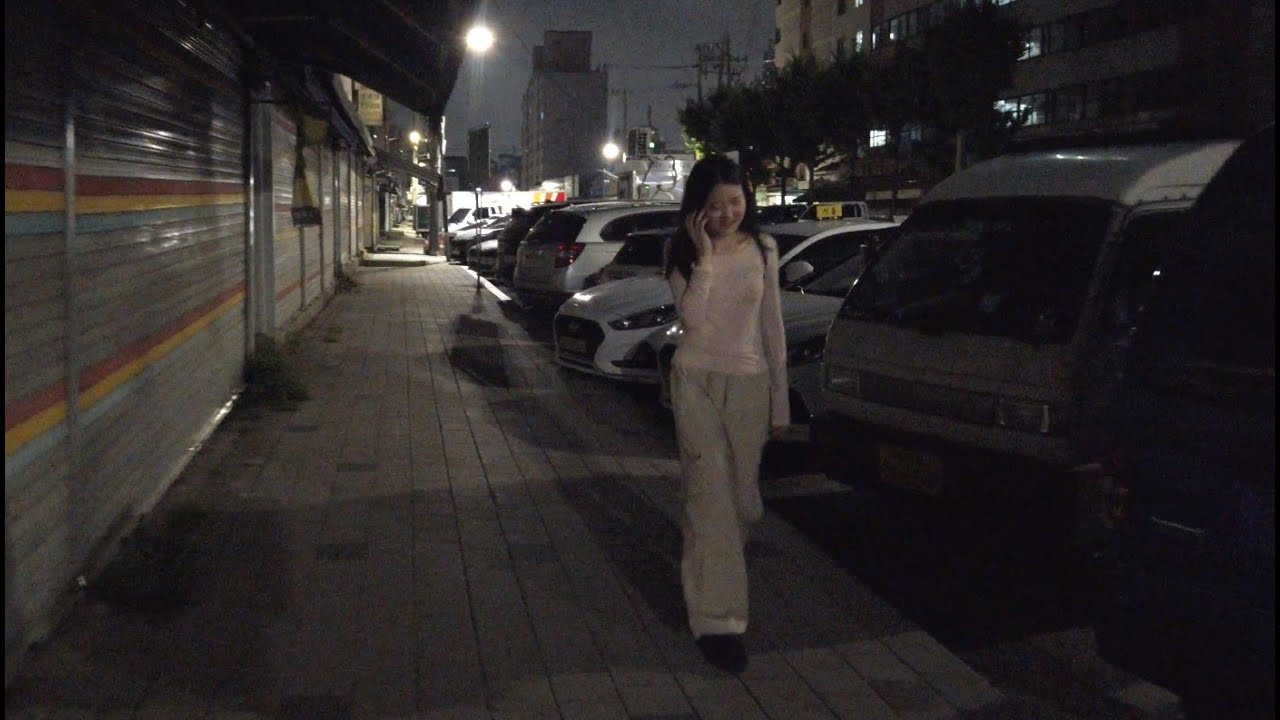 Walking Alone in Seoul After Dark — Surprisingly Peaceful!
