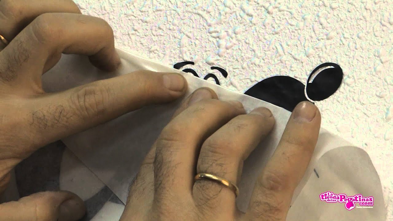 Descubre lo fácil que es instalar nuestro PAPEL pintado autoadhesivo TEXART  sobre GOTELÉ 